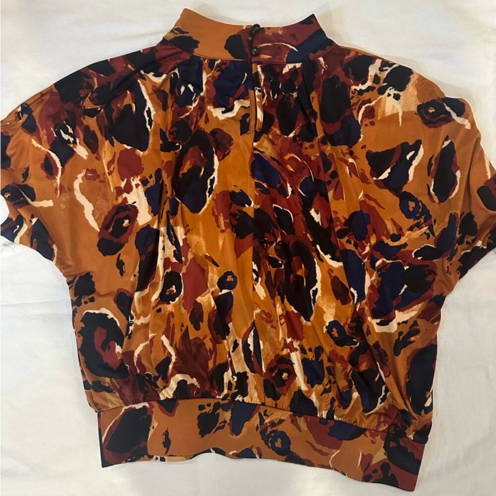 Worthington Satin Mock Neck Blouse Abstract Print Size Small NWT Fall Top - Picture 10 of 10